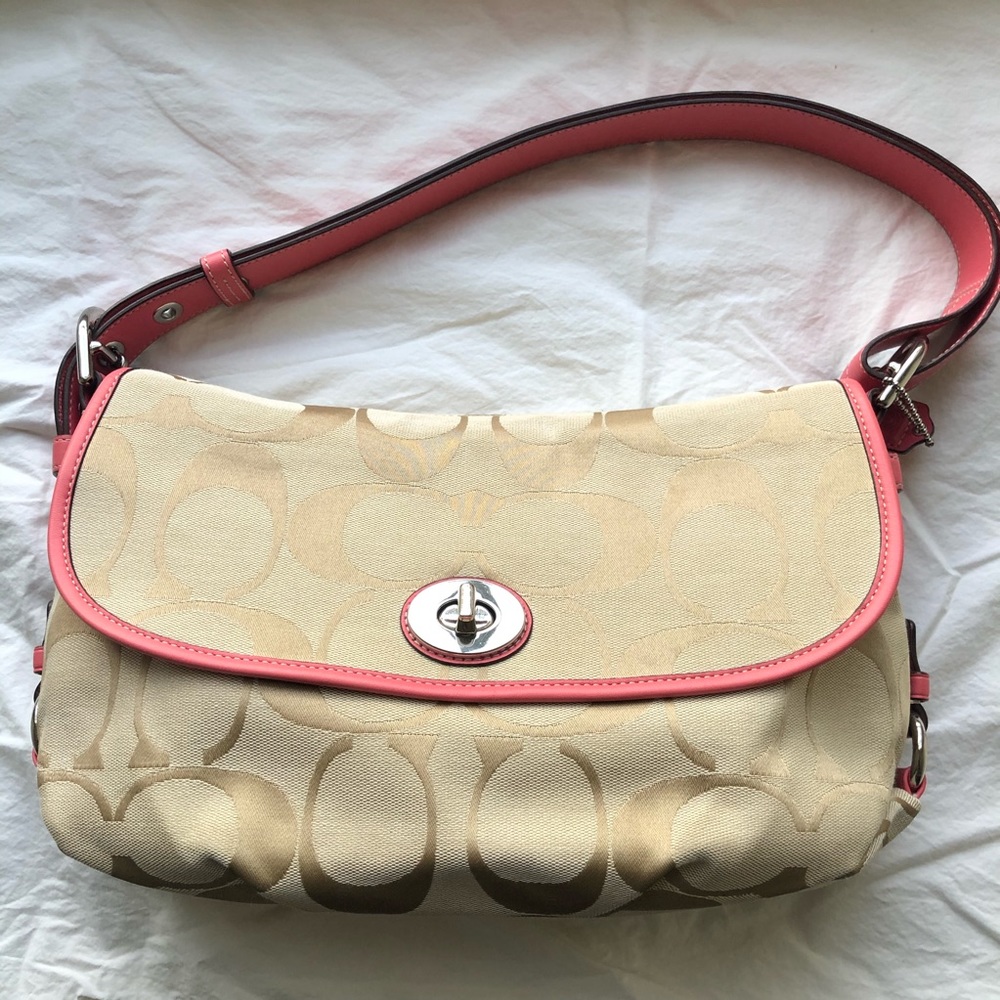 Coach Signature Shoulder Bag
